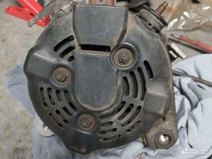 Генератор toyota avensis