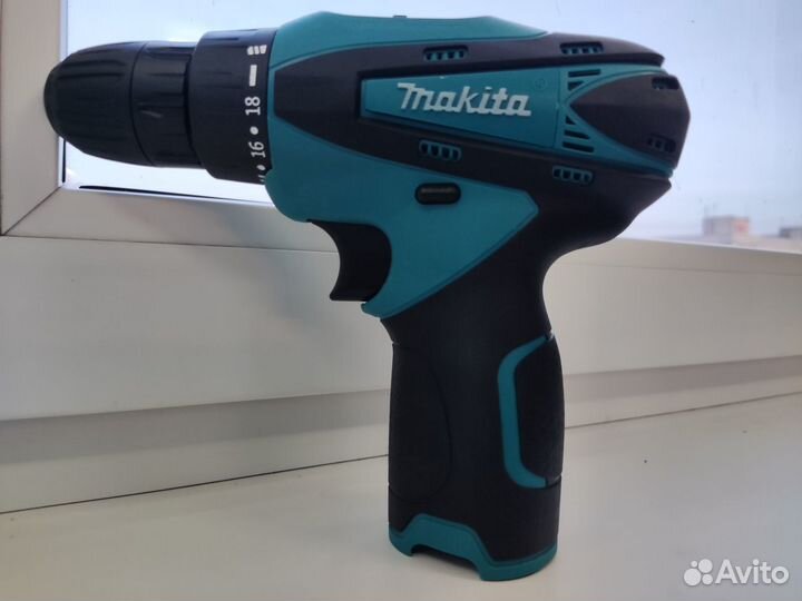 Шуруповерт Makita новый 12v