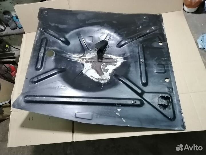 Новое корыто поддон запаски багажника ваз