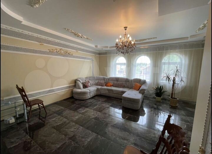 Коттедж 271 м² на участке 15 сот.