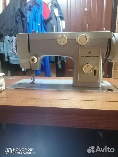 Швейная машина Чайка 142м