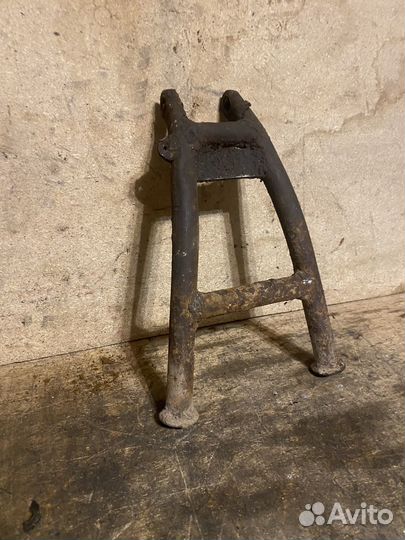 Центральная подножка Минск м106