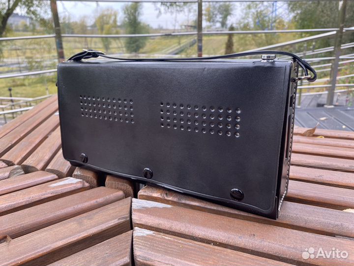 Транзисторный радиоприемник Sharp BY-410A