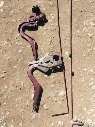 Петля крышки багажника бмв Е28