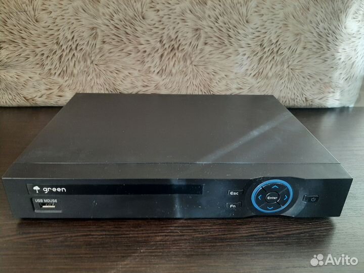 Регичтратор ip на 8 камер и уличная ip камера