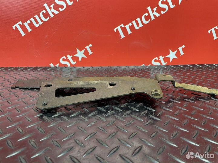 Кронштейн регулятора давления