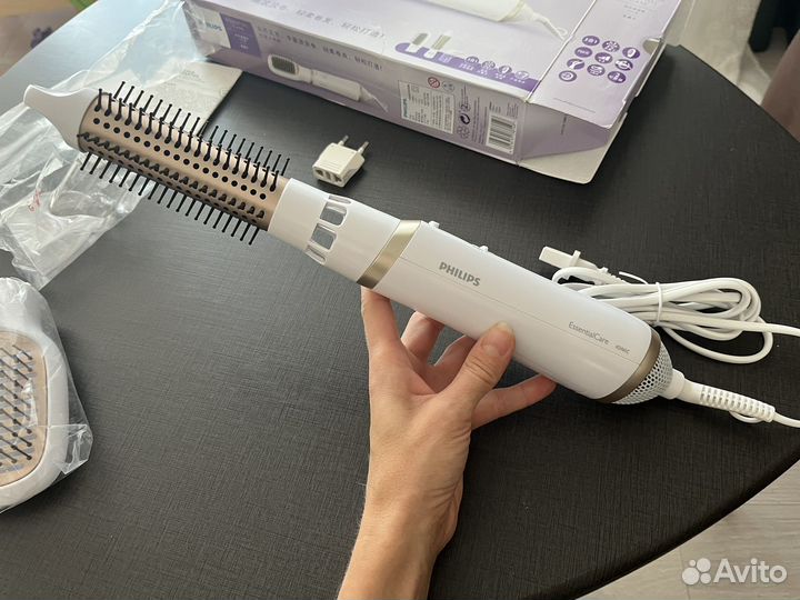 Новый фен щетка Philips 8663