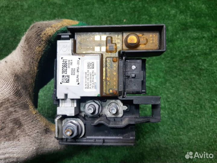 Предохранитель на акб Peugeot 3008 2010