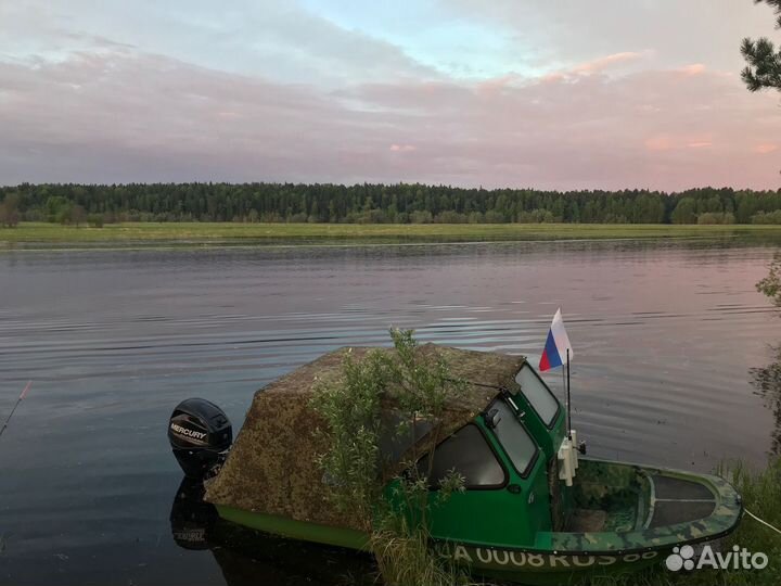 Лодка Шарк-400 New консольная