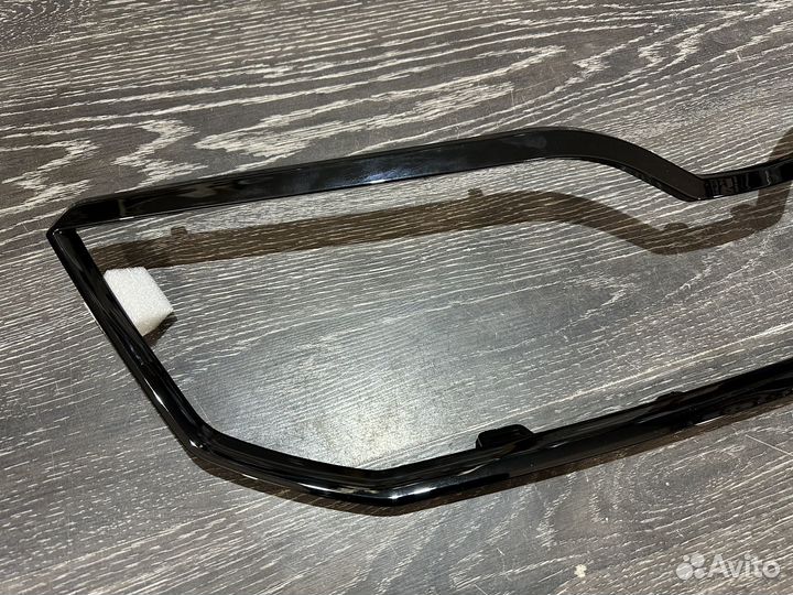 Окантовка решетки радиатора octavia A7 look RS