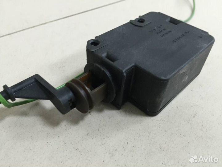 Активатор замка крышки бензобака BMW X5 E53 2000-2