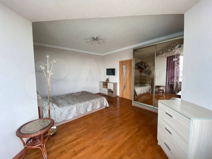 4-к. квартира, 93,1 м², 9/10 эт.