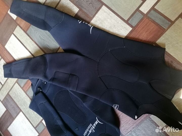 Гидрокостюм