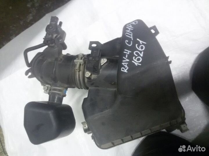 Корпус воздушного фильтра Toyota RAV4