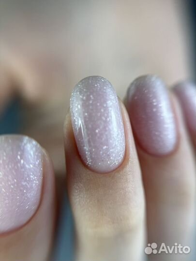 Маникюр с укреплением и покрытием nude