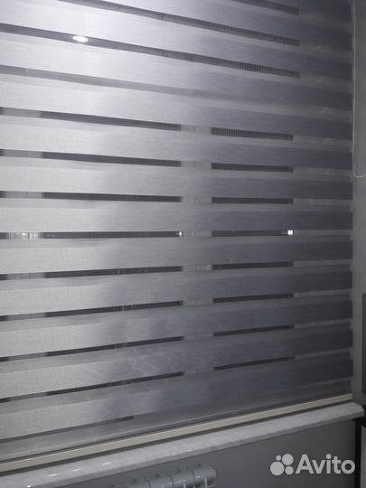 Рулонная штора день-ночь 190x190