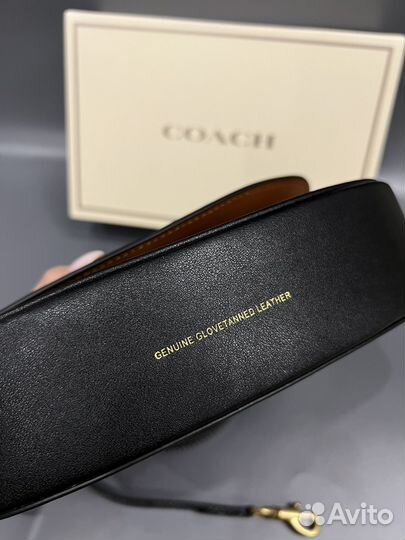 Кожаная женская сумка Coach через плечо