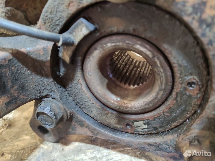 Кулак поворотный правый Chevrolet Epica