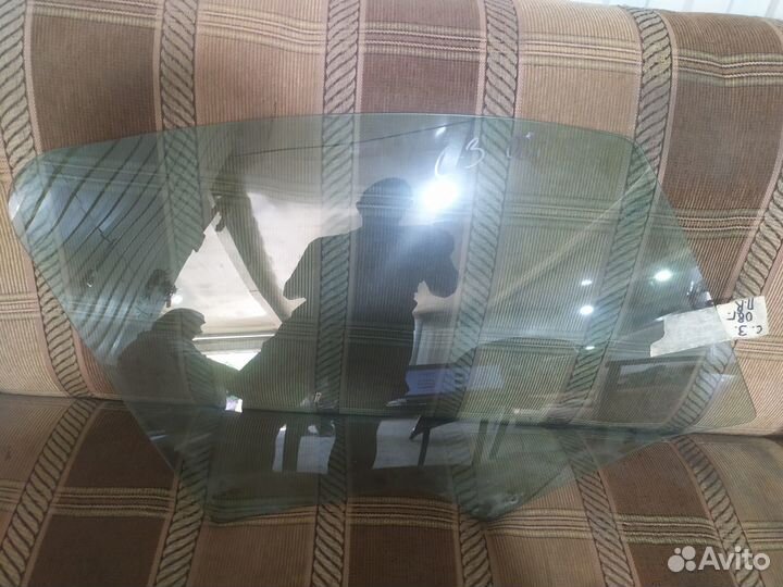 Citroen c3 Стекло переднее правое 2008г