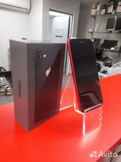 iPhone 8 64 гб