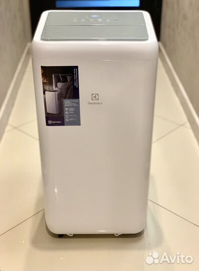 Напольный кондиционер Electrolux