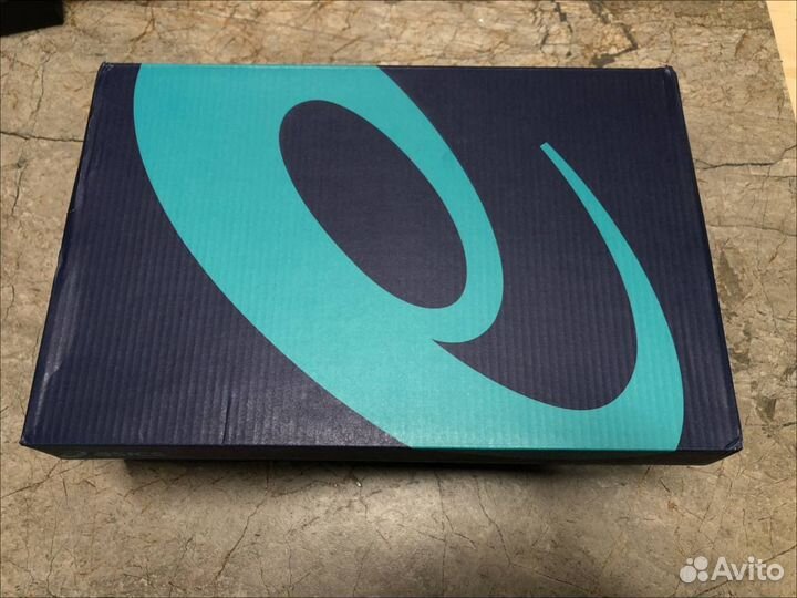 Кроссовки asics новые 42.5