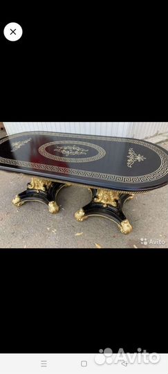 Стол и стулья