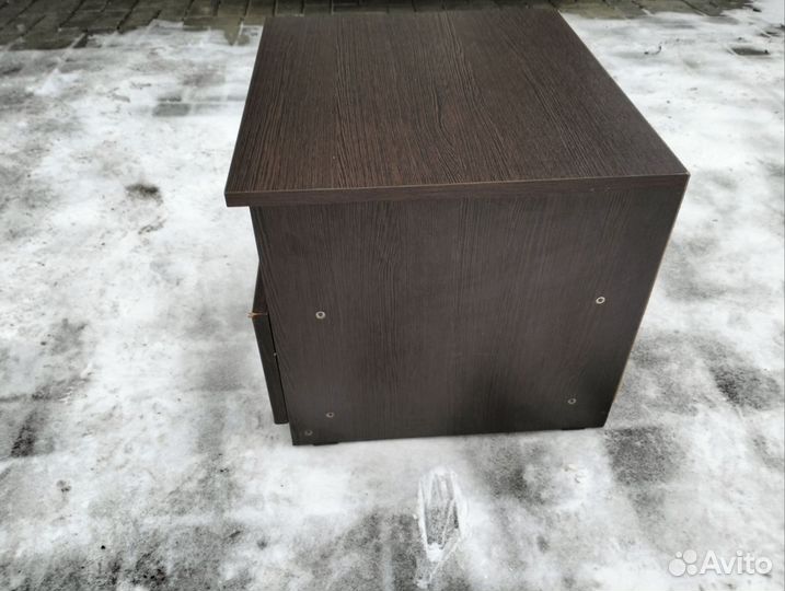 Тумбочка прикроватная