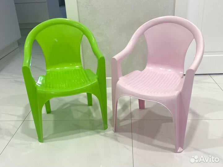 Детский пластиковый стул