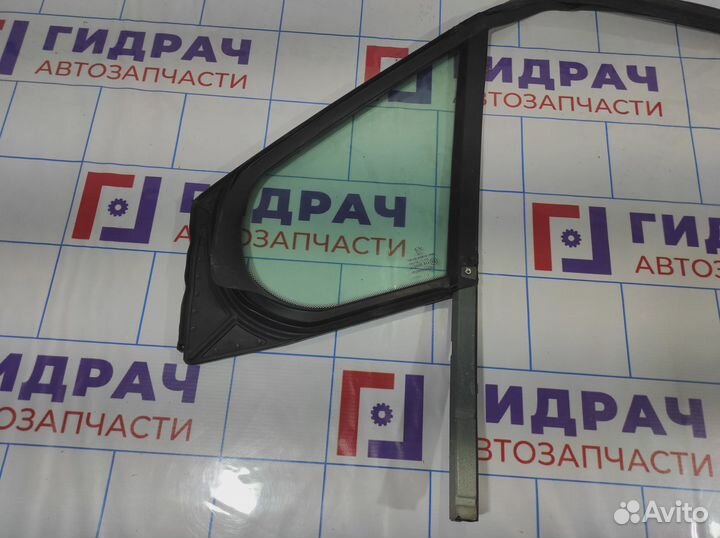 Стекло двери передней правой (форточка) Peugeot 30