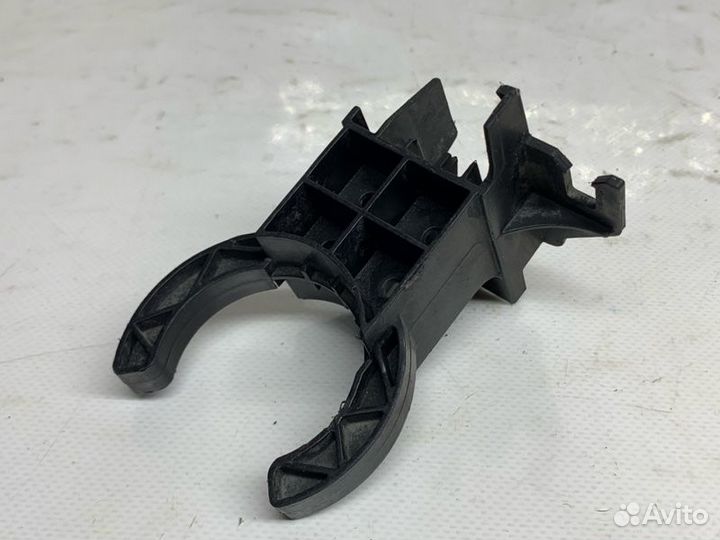 Кронштейн Volkswagen Tiguan 2.0 2008