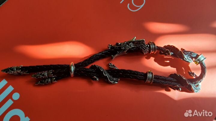 Кожаный браслет