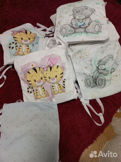 Бортики и орто-подушка, игрушки в подарок