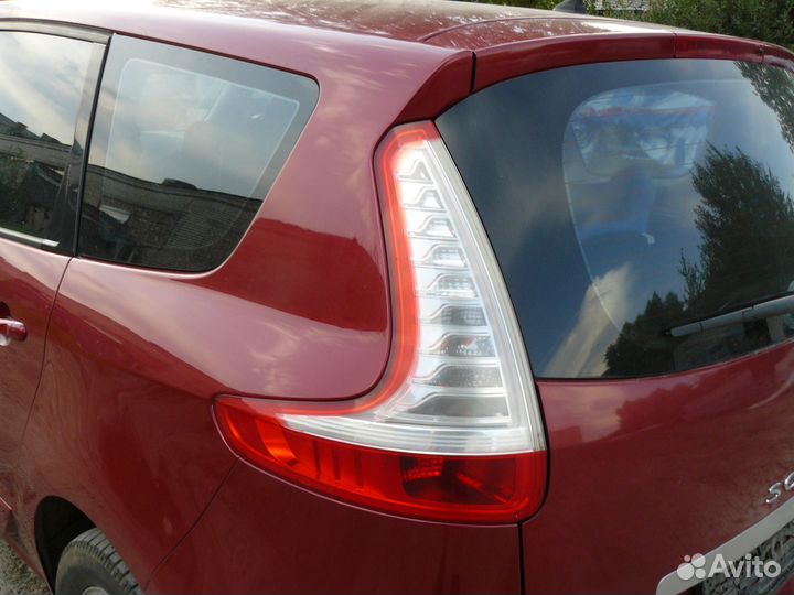 Фонарь задний левый для Renault Grand Scenic III