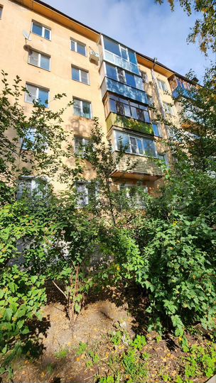 2-к. квартира, 42 м², 3/5 эт.