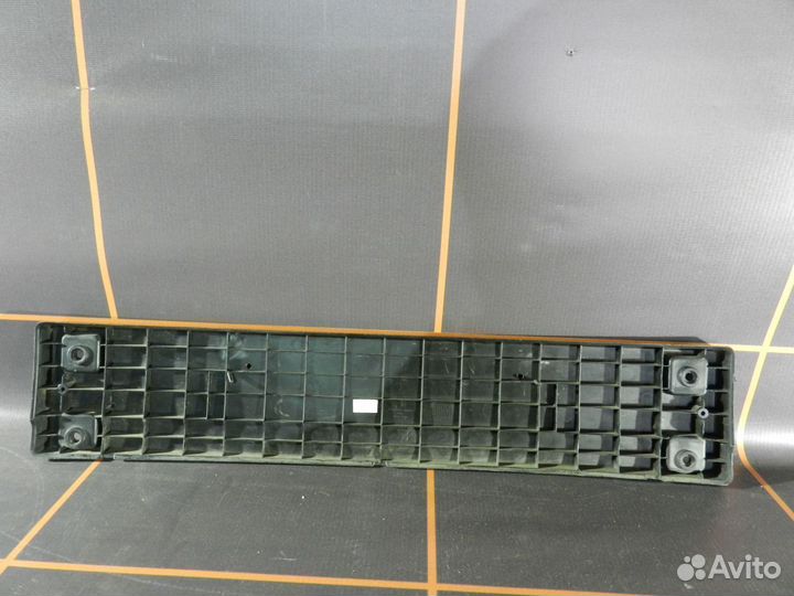 Площадка номерного знака - Kia Sorento 2