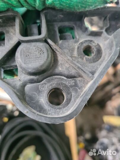 Крепление бампера переднее правое Renault Fluence