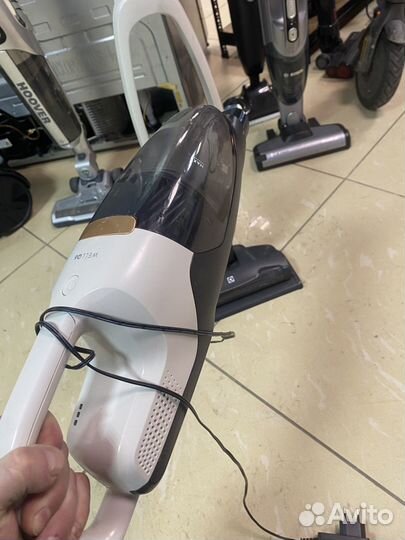 Вертикальный пылесос Electrolux WQ61-44SW