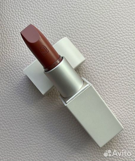 Rose inc satin lip помада оттенок Persuasive