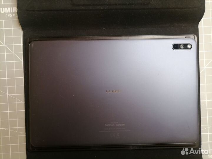 Планшет с чехлом-клавиатурой Huawei mate pad 2020