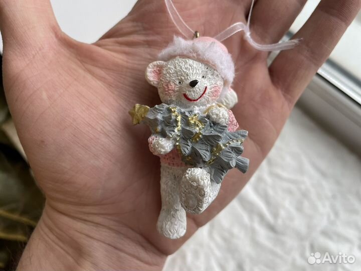 Мишка с елкой игрушка на елку