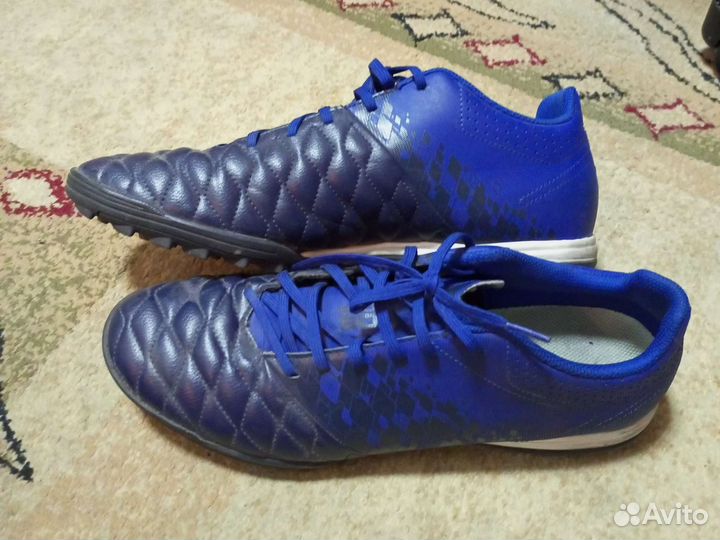 Футбольные бутсы