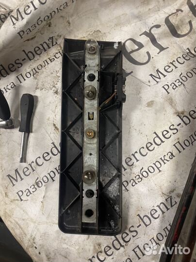 Правый фонарь крашенный mercedes 190 w201