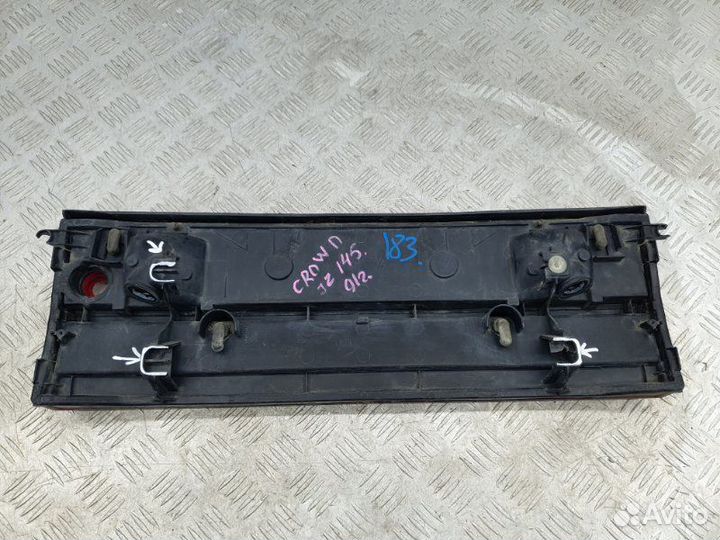 Фонарь центральный Toyota Crown ZS 143 2JZ GE 1992