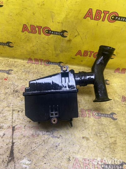 Резонатор воздушного фильтра Nissan Primera W11