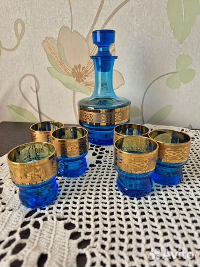 Графин и 6 рюмок цветное стекло винтаж времен СССР