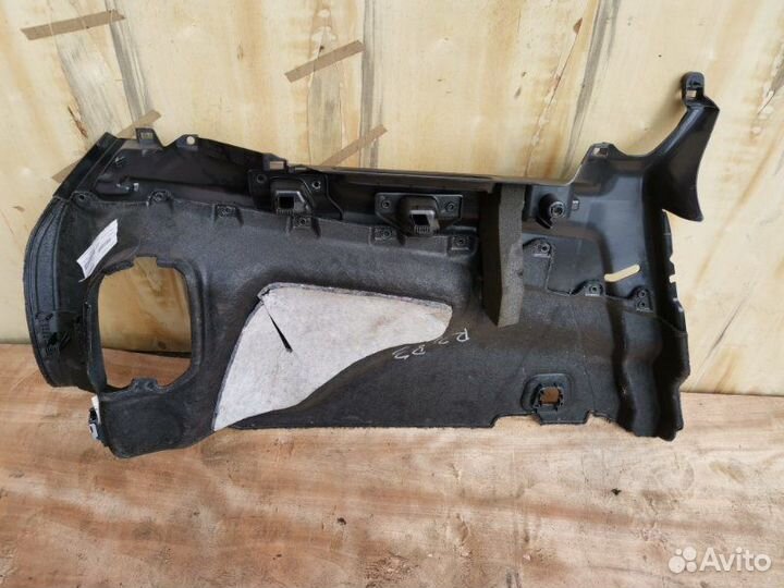 Обшивка багажника задняя правая Volvo V60 2.0