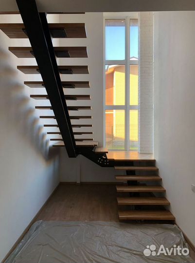 Лестница Тpеxмаpшeвaя