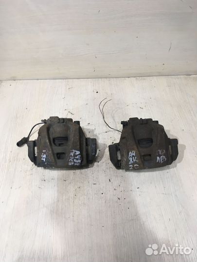 Суппорт тормозной передний левый Ауди А4 Б8