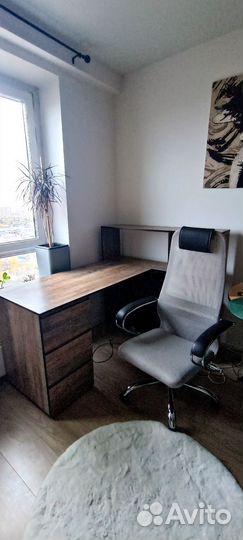 Компьютерный стол и стул